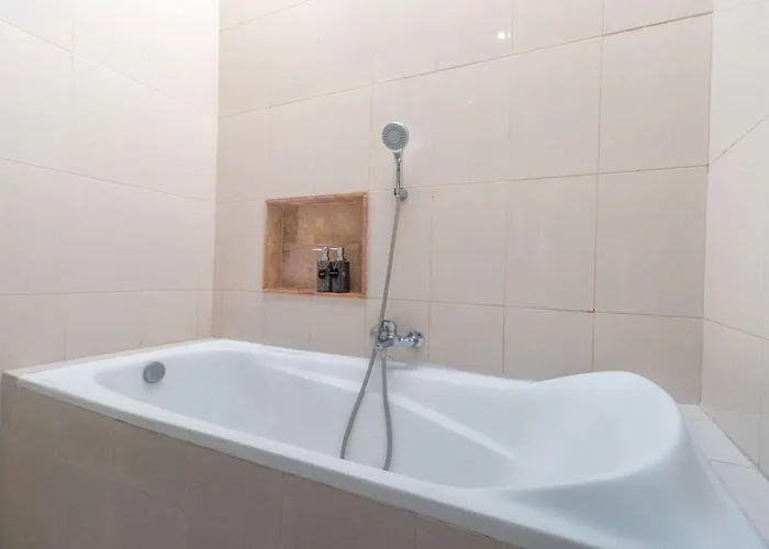 Tepi Sungai - 6br Luxury Private Pool - Seminyak Sleeps 14 Villa *