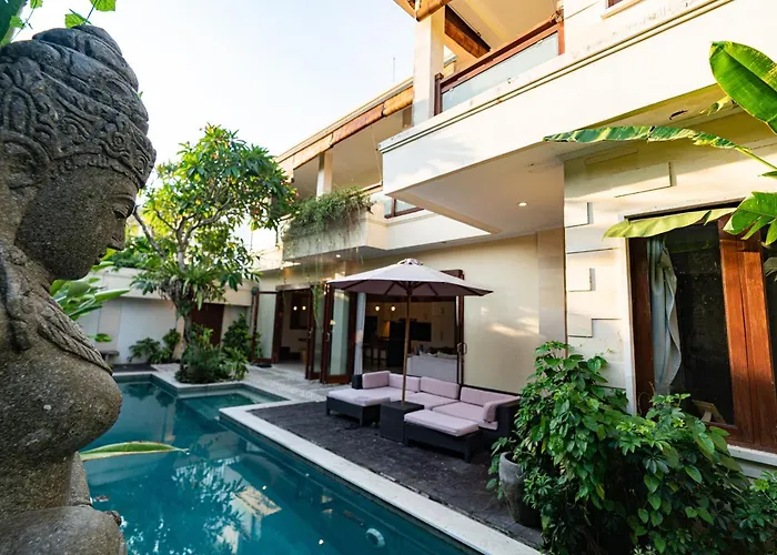 Villa Tepi Sungai - 6br Luxury Private Pool - Seminyak Sleeps 14 Legian