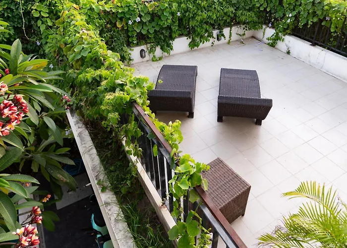 Tepi Sungai - 6br Luxury Private Pool - Seminyak Sleeps 14 Villa Legian