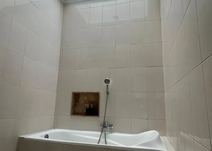 Tepi Sungai - 6br Luxury Private Pool - Seminyak Sleeps 14 Villa