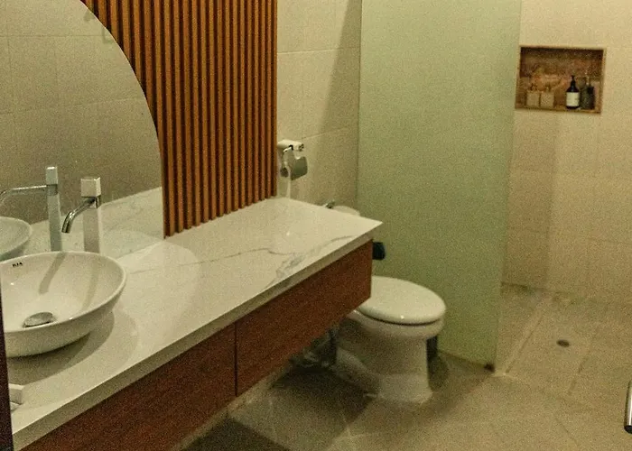Tepi Sungai - 6br Luxury Private Pool - Seminyak Sleeps 14 Villa Legian