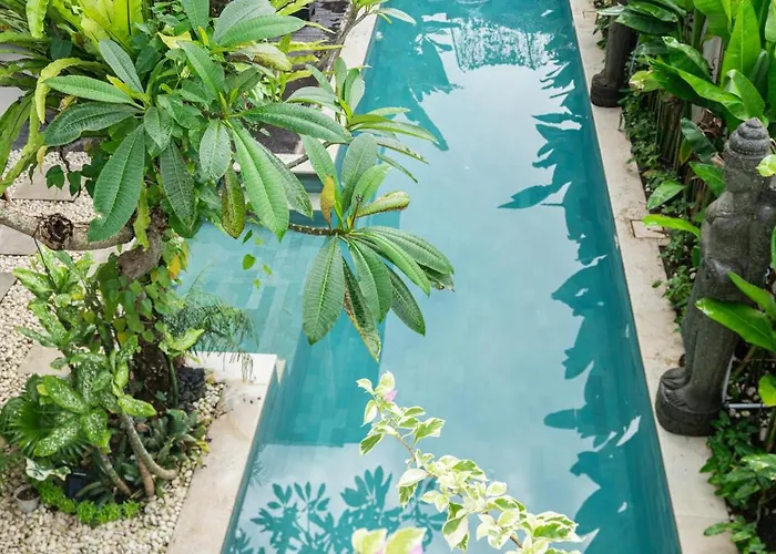 Villa Tepi Sungai - 6br Luxury Private Pool - Seminyak Sleeps 14