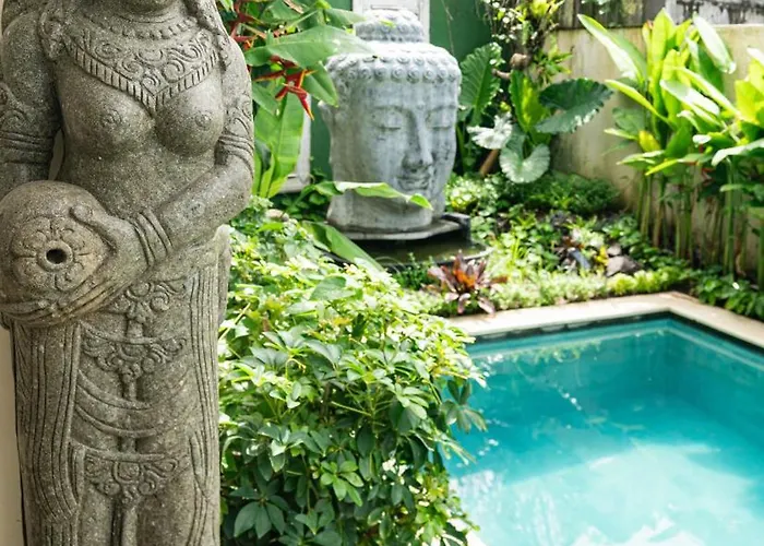 Tepi Sungai - 6br Luxury Private Pool - Seminyak Sleeps 14 Villa *