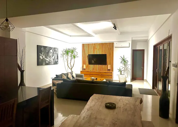 Villa Tepi Sungai - 6br Luxury Private Pool - Seminyak Sleeps 14 *