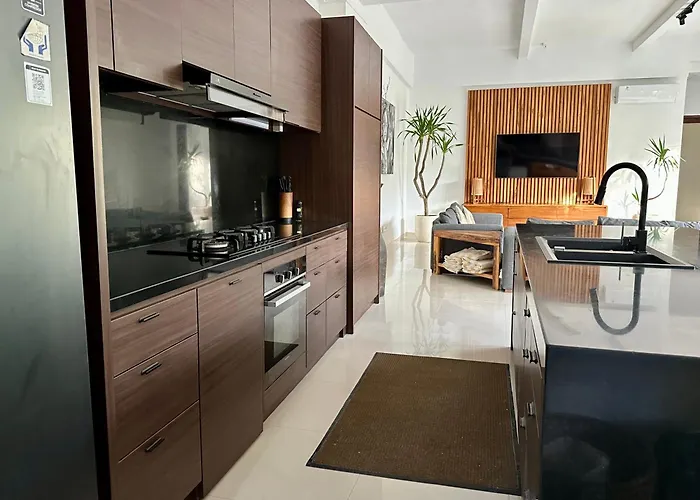 Tepi Sungai - 6br Luxury Private Pool - Seminyak Sleeps 14 Legian