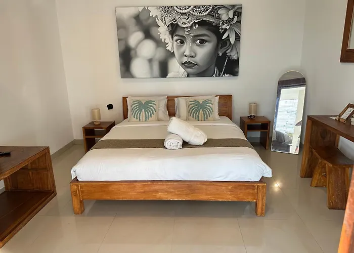 Villa Tepi Sungai - 6br Luxury Private Pool - Seminyak Sleeps 14 Legian