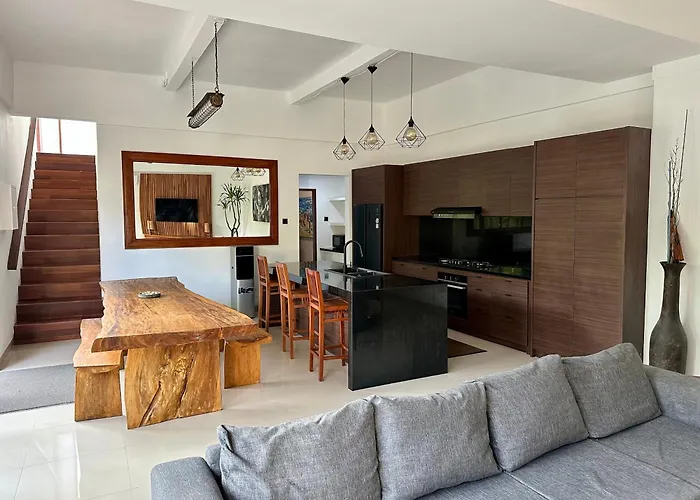 Villa Tepi Sungai - 6br Luxury Private Pool - Seminyak Sleeps 14