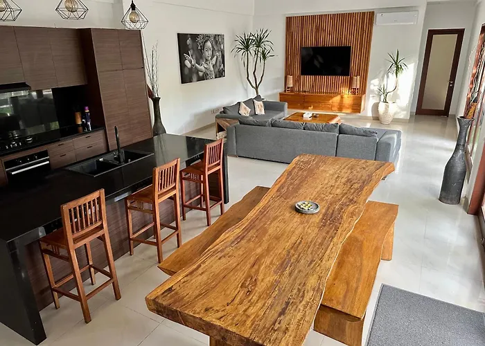 Tepi Sungai - 6br Luxury Private Pool - Seminyak Sleeps 14